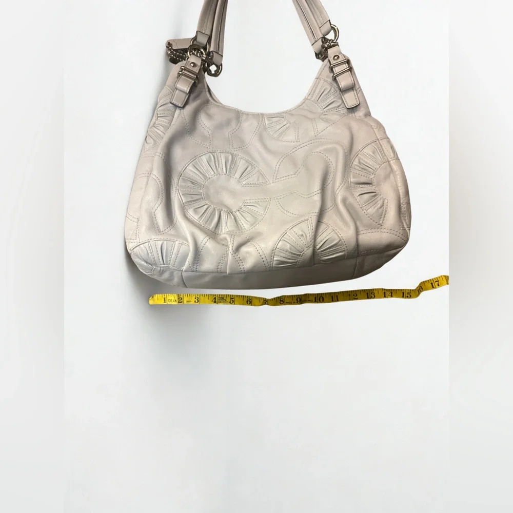Coach Classic Leather Purse – Retired Style – Clean & Chic Light Gray